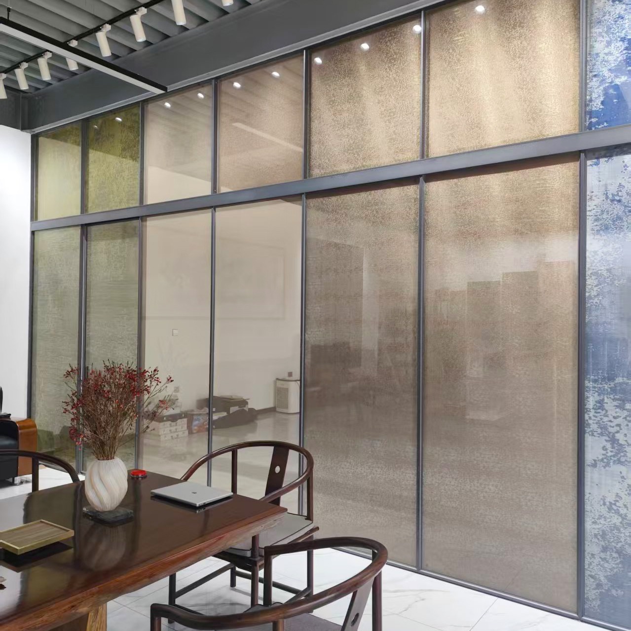 Laminated bronze glass